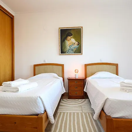 B80 - Gideon Albasol 2 Bed In Lejlighed Lagos