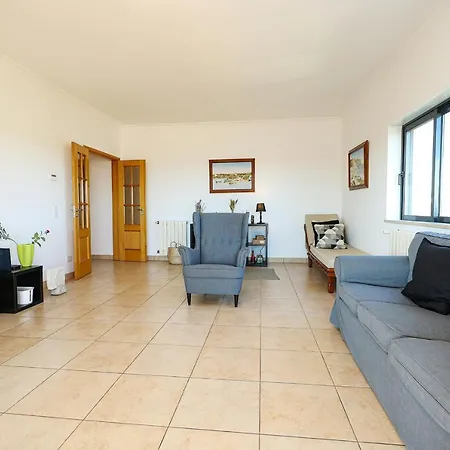 B80 - Gideon Albasol 2 Bed In Lejlighed *