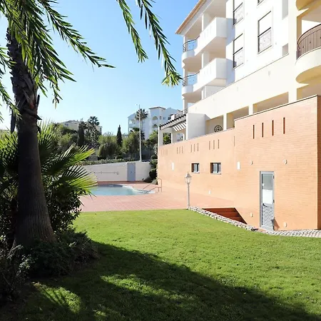 B80 - Gideon Albasol 2 In Apartmán