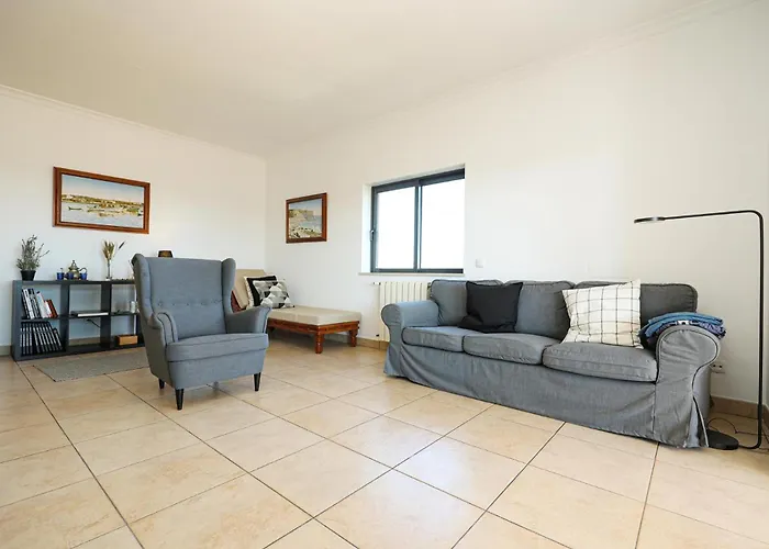 B80 - Gideon Albasol 2 Bed In Lagos