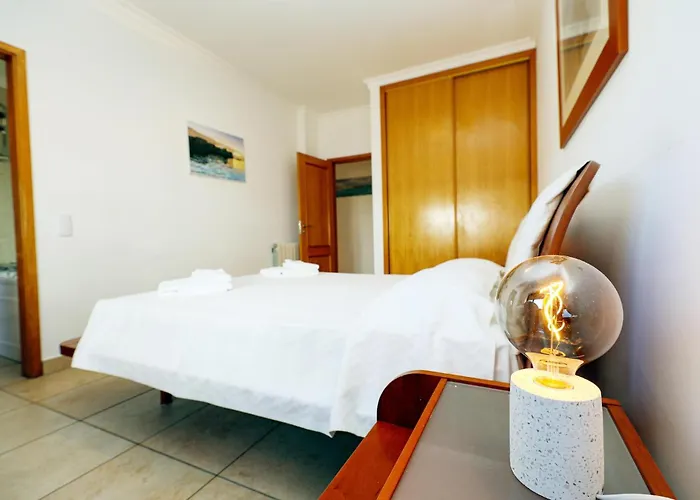 B80 - Gideon Albasol 2 Bed In * Lagos