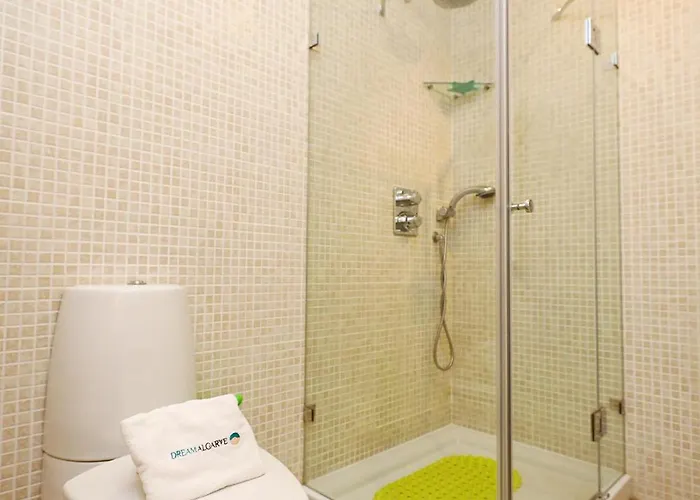 B80 - Gideon Albasol 2 Bed In Apartament *