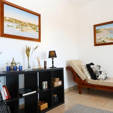 B80 - Gideon Albasol 2 Bed In *