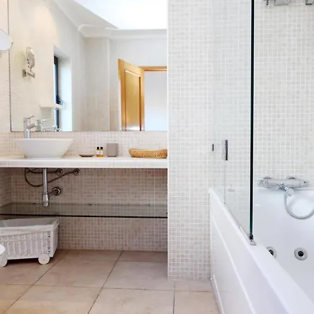 B80 - Gideon Albasol 2 Bed In Daire *