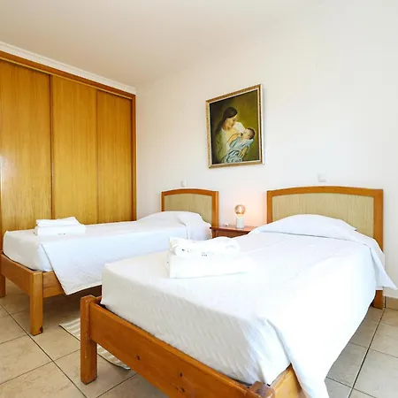B80 - Gideon Albasol 2 Bed In Lagos