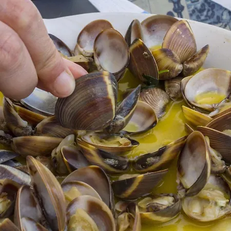 B80 - Gideon Albasol 2 Bed In شقة *