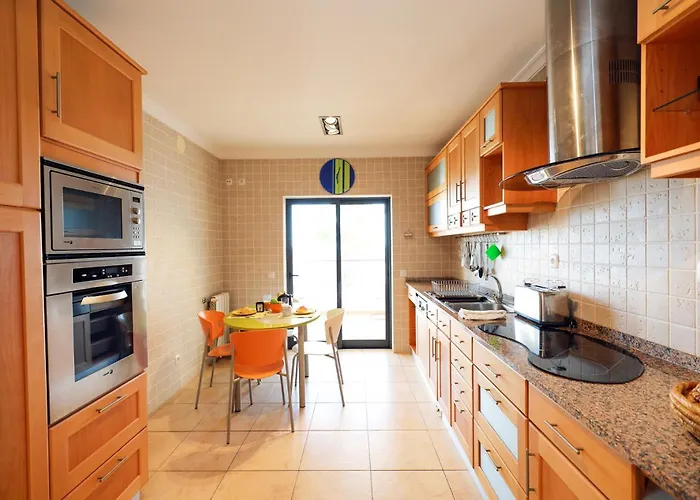 B80 - Gideon Albasol 2 Bed In *