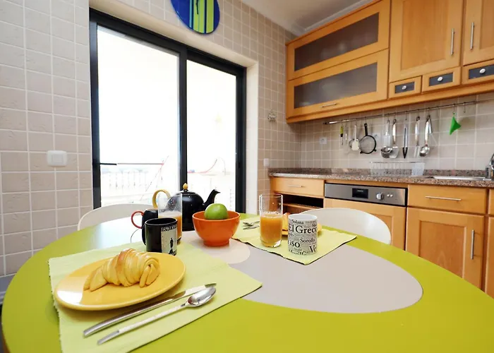 B80 - Gideon Albasol 2 Bed In Lagos