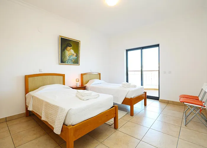 B80 - Gideon Albasol 2 Bed In Lagos
